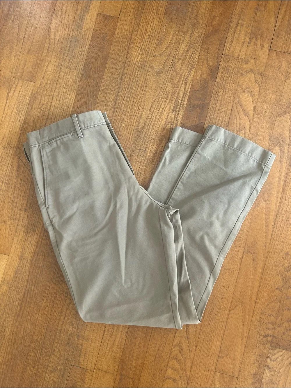 J. Crew Broken In Chinos in Khaki/Bone